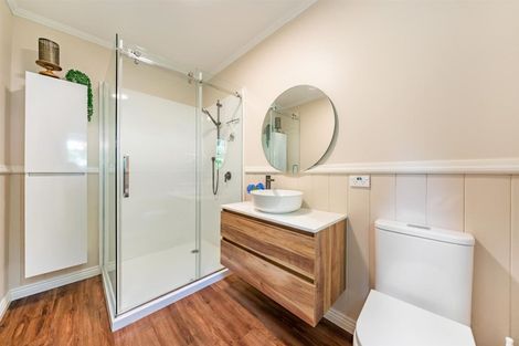 Photo of property in 32 Crowther Road, Wainuiomata, 5373