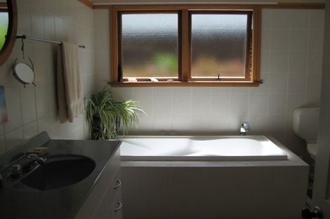 Photo of property in 91 Yorke Road, Haruru, 0204