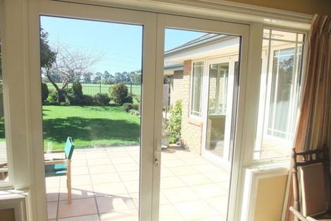 Photo of property in 15 Avon Gate, Russley, Christchurch, 8042