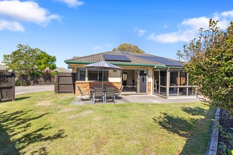 Photo of property in 6 Mcleod Place, Papamoa Beach, Papamoa, 3118