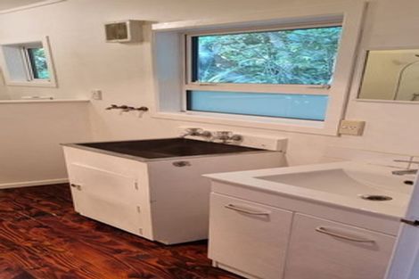 Photo of property in 1/15 Bloomsbury Grove, Newlands, Wellington, 6037