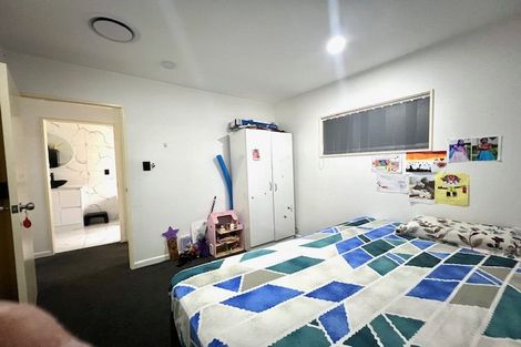 Photo of property in 17 Semillon Avenue, Henderson, Auckland, 0612