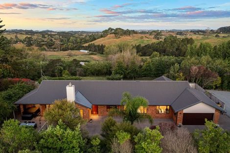 Photo of property in 15 Joblin Road, Wainui, Silverdale, 0994