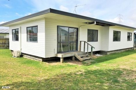 Photo of property in 1/5 Solveig Place, Randwick Park, Auckland, 2105