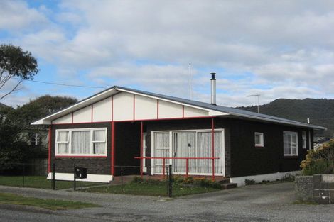 Photo of property in 17 Blake Street, Blaketown, Greymouth, 7805