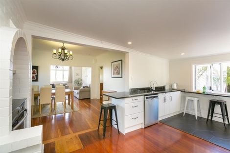 Photo of property in 18 David Street, Westown, New Plymouth, 4310