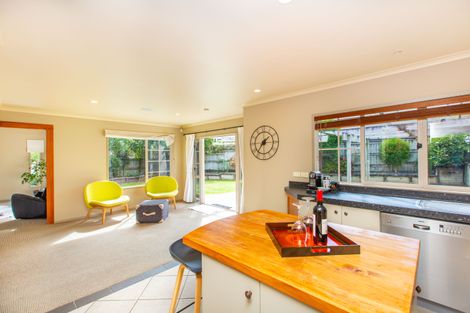 Photo of property in 18 Roderick Place, Rototuna, Hamilton, 3210