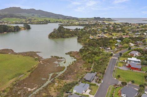 Photo of property in 19 Robertson Street, Raglan, 3225