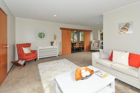 Photo of property in 48 Regency Place, Sunnynook, Auckland, 0632