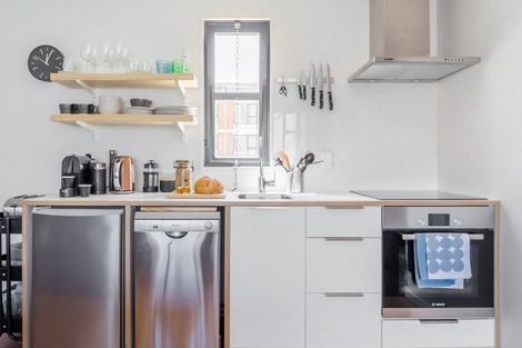 Photo of property in 35 Garreg Road, Fendalton, Christchurch, 8052