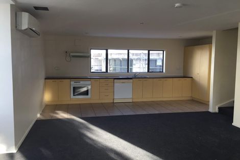 Photo of property in Krisley Court, 7/6 Ambrico Place, New Lynn, Auckland, 0600