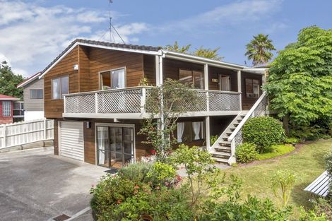 Photo of property in 2/96 Gosford Drive, Botany Downs, Auckland, 2010