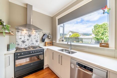 Photo of property in 50 Kebbell Grove, Epuni, Lower Hutt, 5011