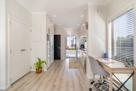 Photo of property in 5 Gloaming Lane, Wallaceville, Upper Hutt, 5018