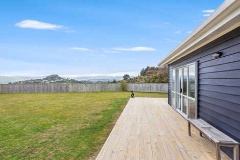 Photo of property in 5 Abbey Way, Whitby, Porirua, 5024