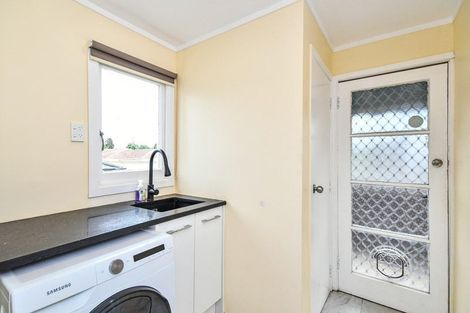 Photo of property in 2c Waiari Road, Conifer Grove, Takanini, 2112