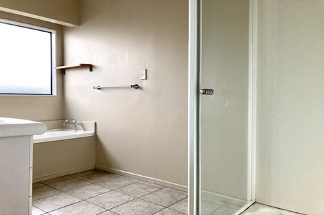 Photo of property in 2c Palomino Drive, Henderson, Auckland, 0612