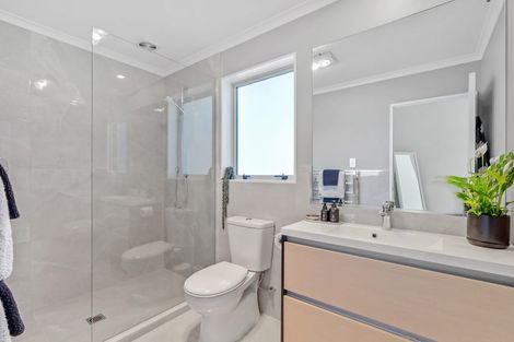 Photo of property in 9 Symes Drive, Red Beach, 0932