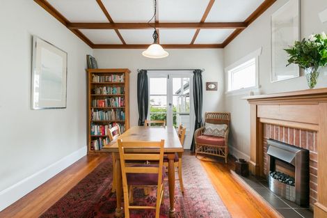 Photo of property in 10 Brewster Street, Bluff Hill, Napier, 4110