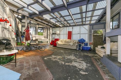 Photo of property in 15 Hydra Place, Glen Eden, Auckland, 0602