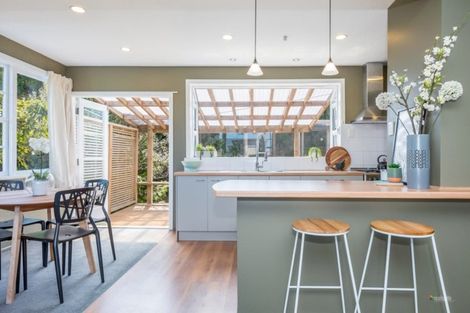 Photo of property in 9 Laburnum Grove, Maungaraki, Lower Hutt, 5010