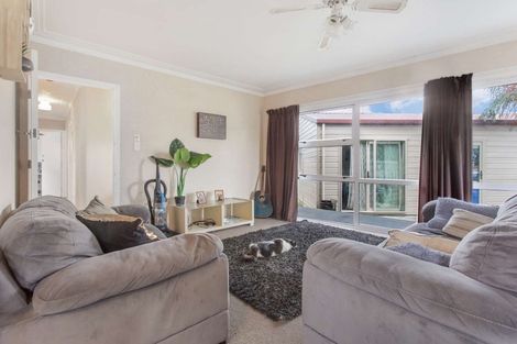 Photo of property in 5 Alma Crescent, Papakura, 2110