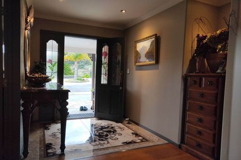 Photo of property in 33 Polo Prince Drive, Totara Park, Manurewa, 2576