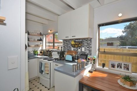 Photo of property in 2/506 Devonport Road, Tauranga South, Tauranga, 3112