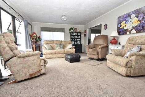 Photo of property in 250b High Street North, Carterton, 5713