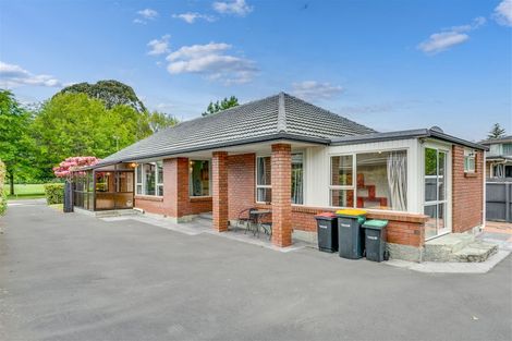 Photo of property in 37 Roydvale Avenue, Burnside, Christchurch, 8042