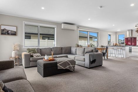 Photo of property in 15 Kakariki Drive, Coastlands, Whakatane, 3120