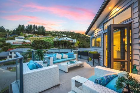 Photo of property in 13 Endeavour Drive, Whitby, Porirua, 5024