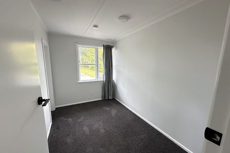 Photo of property in 32 Lynda Avenue, Paparangi, Wellington, 6037