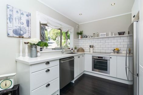 Photo of property in 4/108a Verran Road, Birkdale, Auckland, 0626