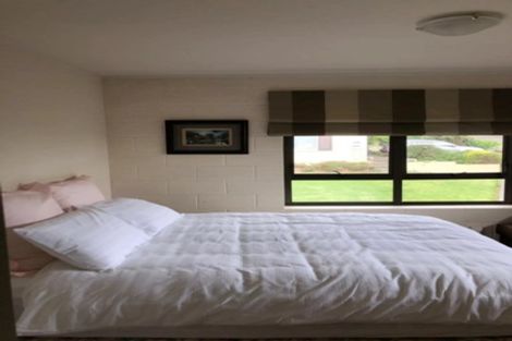 Photo of property in 16 Pounamu Place, Shelly Park, Auckland, 2014