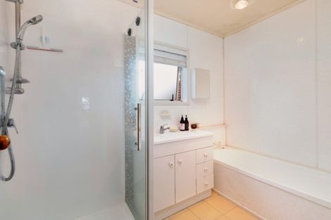 Photo of property in 2/171 Pigeon Mountain Road, Half Moon Bay, Auckland, 2012