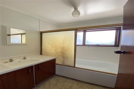 Photo of property in 2/107 Donovan Street, Blockhouse Bay, Auckland, 0600