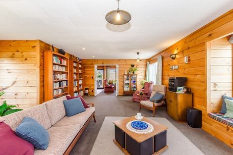 Photo of property in 6 Gates Road, Waikanae Beach, Waikanae, 5036