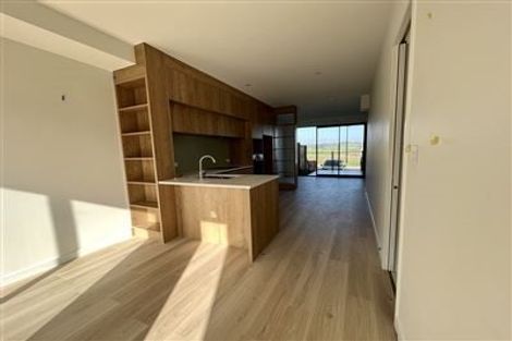 Photo of property in 90 Tarapuka Road, Westgate, Auckland, 0814