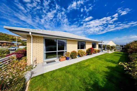 Photo of property in 33 Kotuku Road, South Bay, Kaikoura, 7300