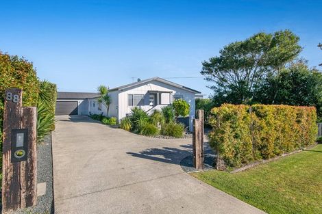 Photo of property in 88 Tiri Road, Tindalls Beach, Whangaparaoa, 0930