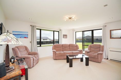 Photo of property in 28 Majestic Chance, Seaward Bush, Invercargill, 9812