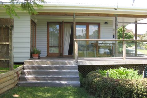 Photo of property in 91 Yorke Road, Haruru, 0204