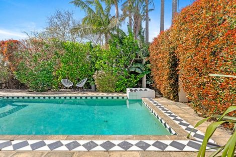 Photo of property in 14 Eversleigh Road, Belmont, Auckland, 0622