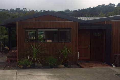 Photo of property in 633 Swanson Road, Swanson, Auckland, 0612