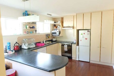 Photo of property in 142 Parkvale Road, Karori, Wellington, 6012