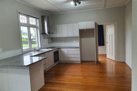 Photo of property in 83 Hastie Avenue, Mangere Bridge, Auckland, 2022