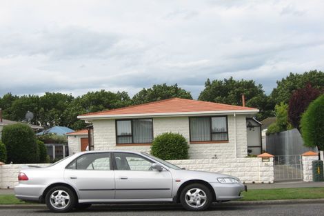 Photo of property in 38 Frensham Crescent, Woolston, Christchurch, 8062