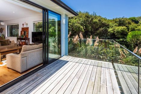 Photo of property in 10 Awaiti Way, Orewa, 0931