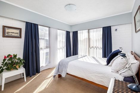 Photo of property in 221 Vipond Road, Stanmore Bay, Whangaparaoa, 0932